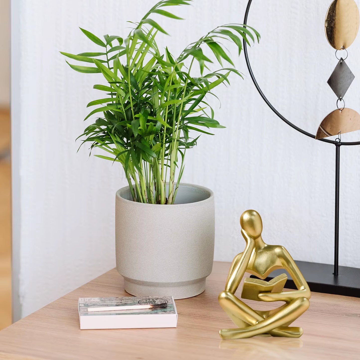 Elegant Abstract Thinker Statue - Modern Bookshelf Decor for Aesthetic Home Living