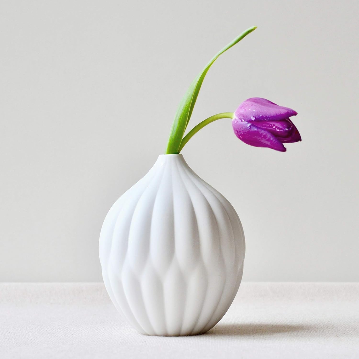 Elevate Your Space with This Chic Matte White Petite Ribbed Bud Vase! 🌿✨
