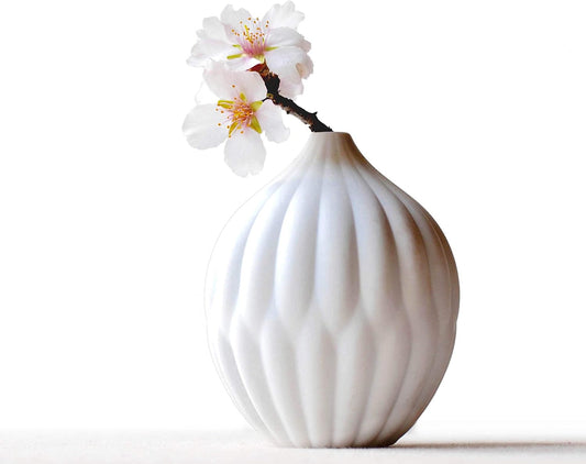 Elevate Your Space with This Chic Matte White Petite Ribbed Bud Vase! 🌿✨
